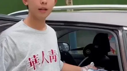 爱心汇聚，温暖传递，男大学生购买100包卫生巾支援涿州